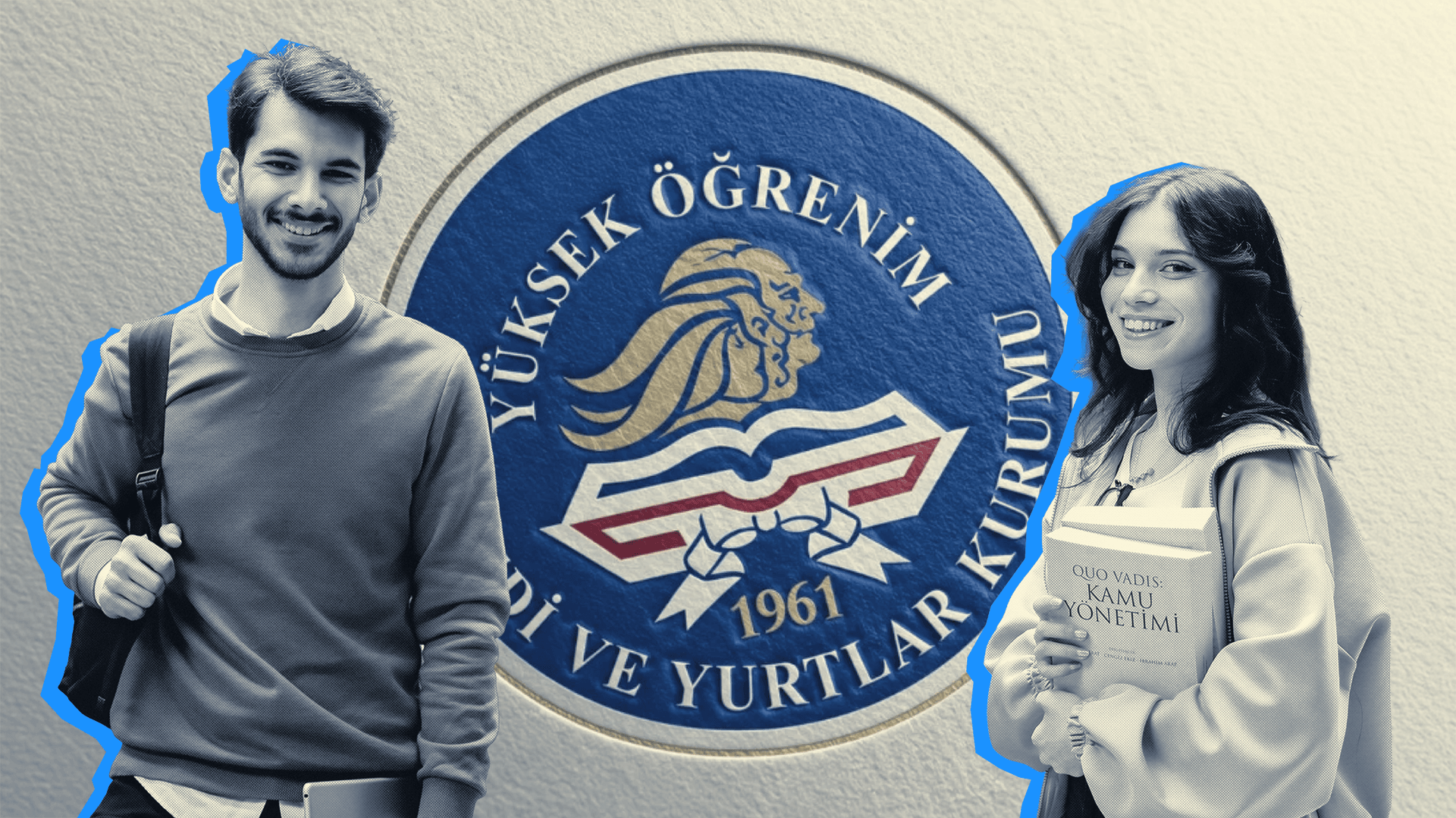 İki kişi açık havada dizüstü bilgisayar ve belgeleri inceleyerek çalışıyor.