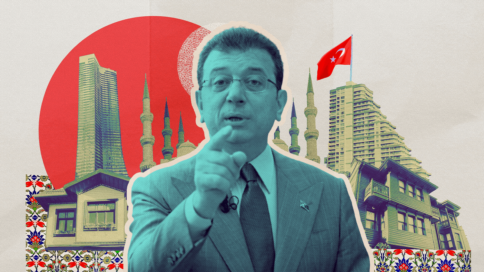 Ahşap hakim masalı mahkeme salonunda mikrofon, bilgisayar monitörü ve isim plaketi görülmektedir.